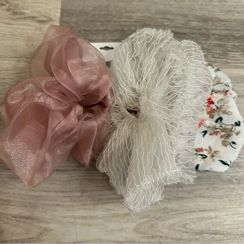 Elegant Pink White Floral Scrunchies Set of 3 Soft Hair Accessories
